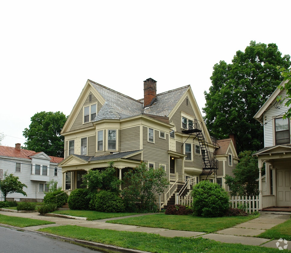 119 Caroline St, Saratoga Springs, NY 12866 Apartments in Saratoga