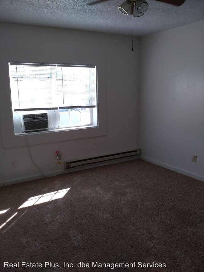 Building Photo - 2 br, 1 bath Apartment - 604 A East Main St.