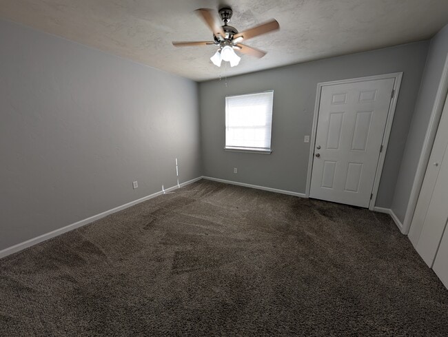 Building Photo - 1247 Continental Ct