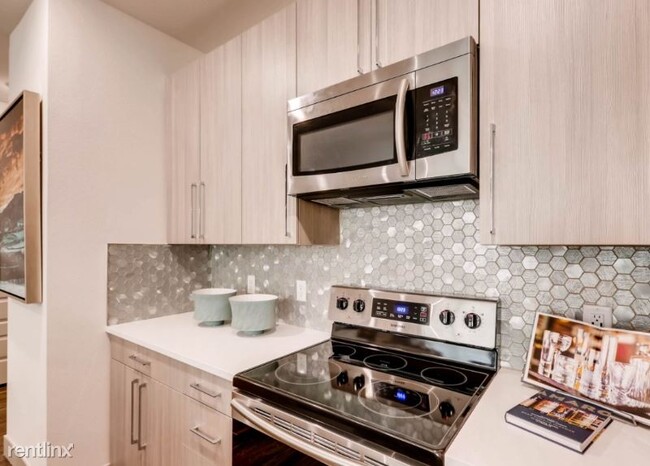 Building Photo - 1 br, 1 bath Apartment - 4556 Kittredge St