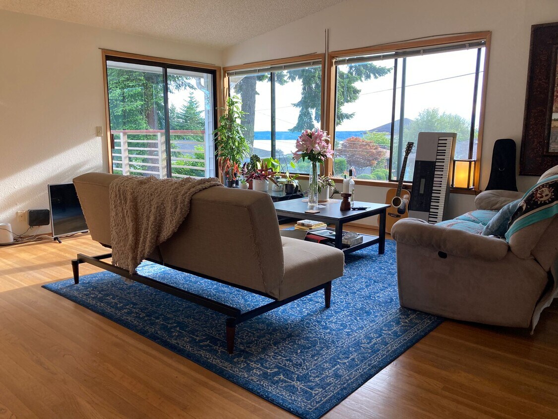 2312 SW 119th St Unit House, Burien, WA 98146 Apartments in Burien