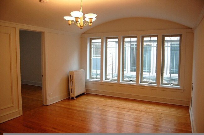 Foto del edificio - 1708 W Touhy Ave