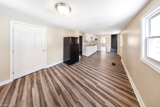 Building Photo - 5 br, 1.5 bath House - 1622 Mount Rose Ave