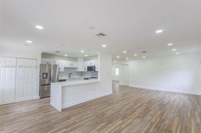 Building Photo - 30 NW 159th St