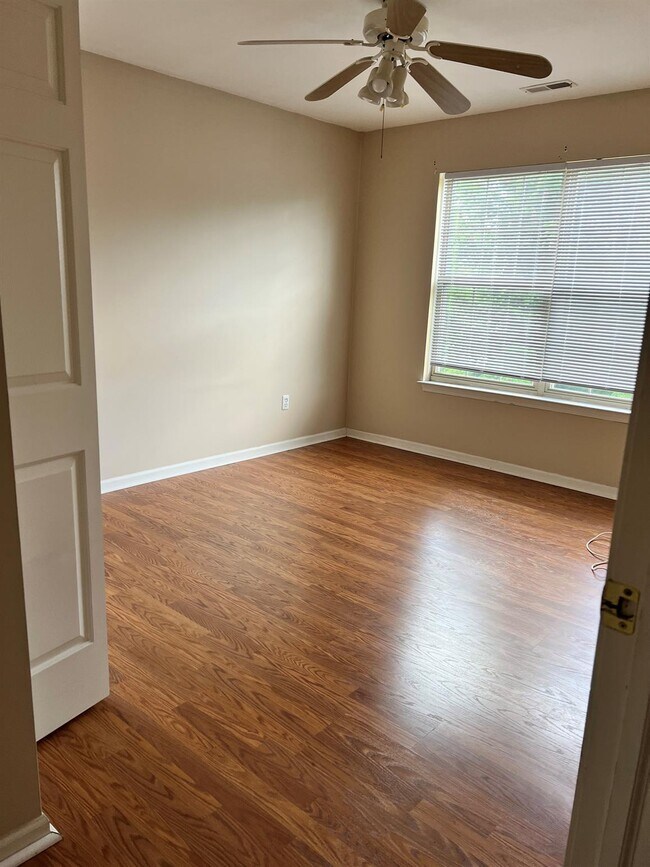 Foto del edificio - 7446 Lacy Dr