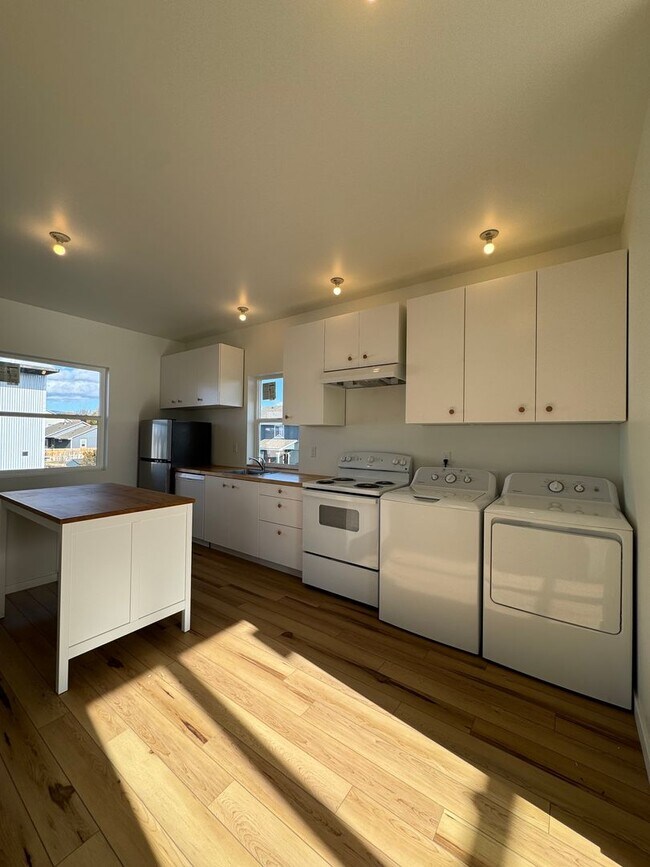 Foto del edificio - 1BR, 1BA with Huge Garage