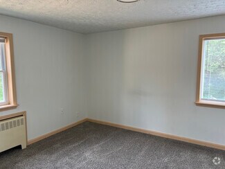 Building Photo - 1589 Summit Rd