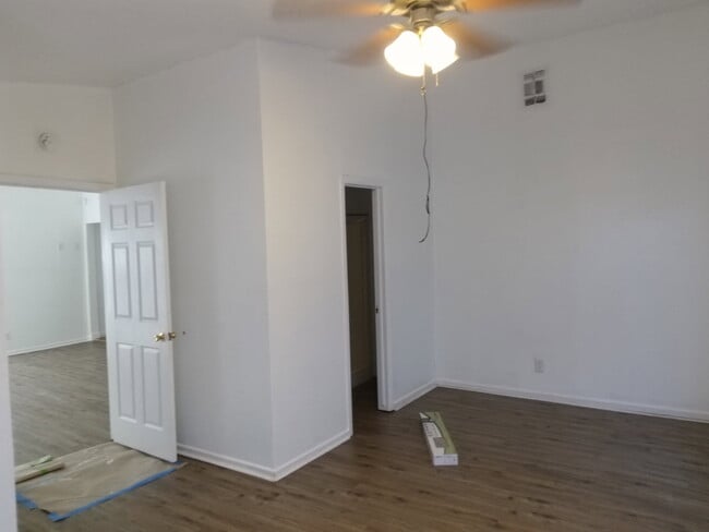 Building Photo - 302 Pennystone Ave