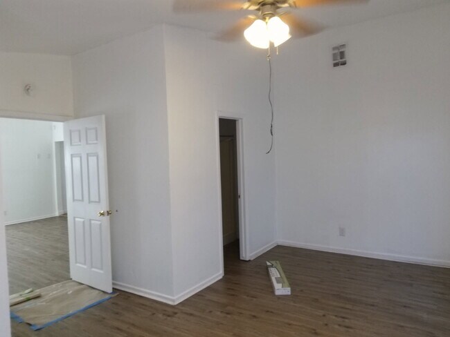 Foto del edificio - 302 Pennystone Ave