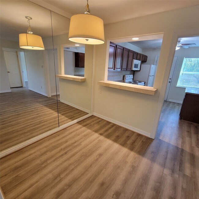 Building Photo - 11649 Chimney Rock Rd