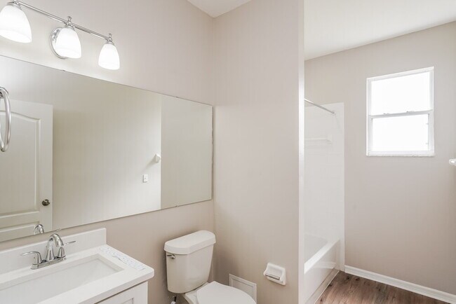 Foto del edificio - 7545 Jessamine Dr