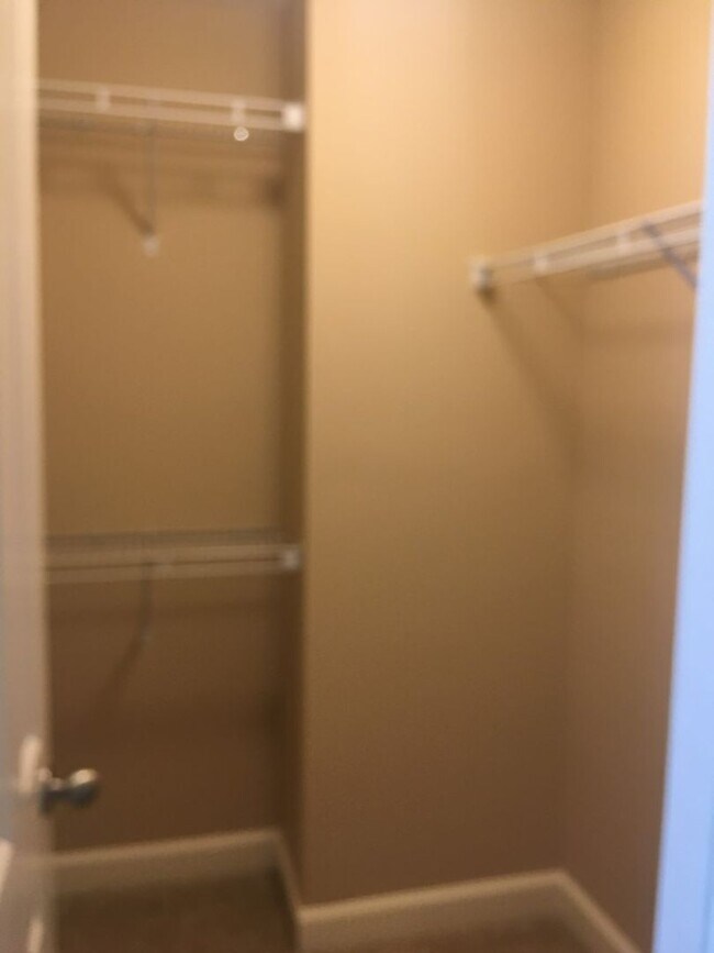 Foto del edificio - Large Townhome in Lenox Village