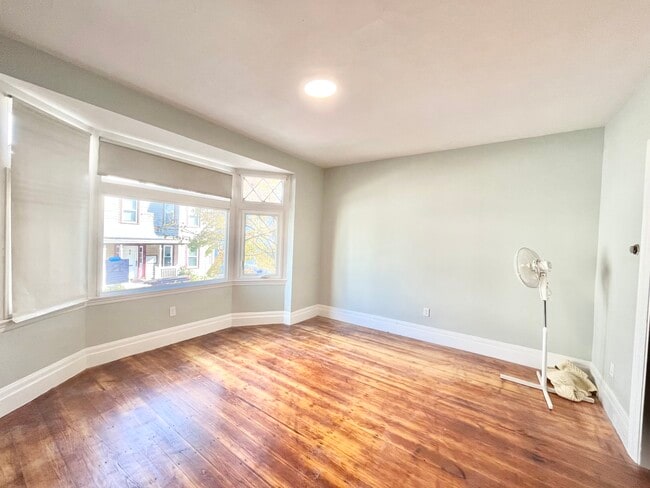 Building Photo - 49 Forbes St