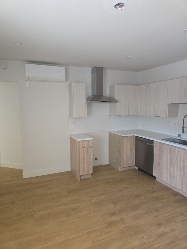 Foto del edificio - Brand-New Modern ADU | 2 Bed | 1.5 Bath | ...
