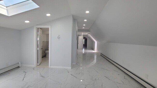 Foto del edificio - 213 Fowler Ave