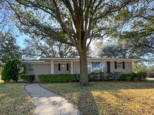 Building Photo - 2324 N 50th St