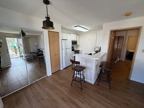 Building Photo - 51 Kopi Ln