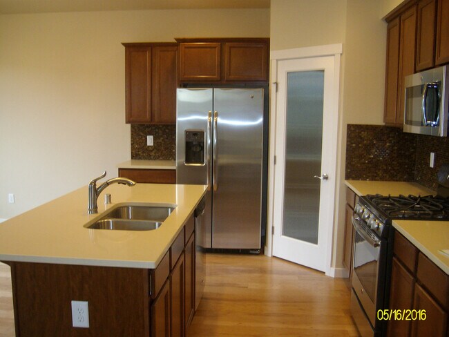Building Photo - 4721 Hadley St