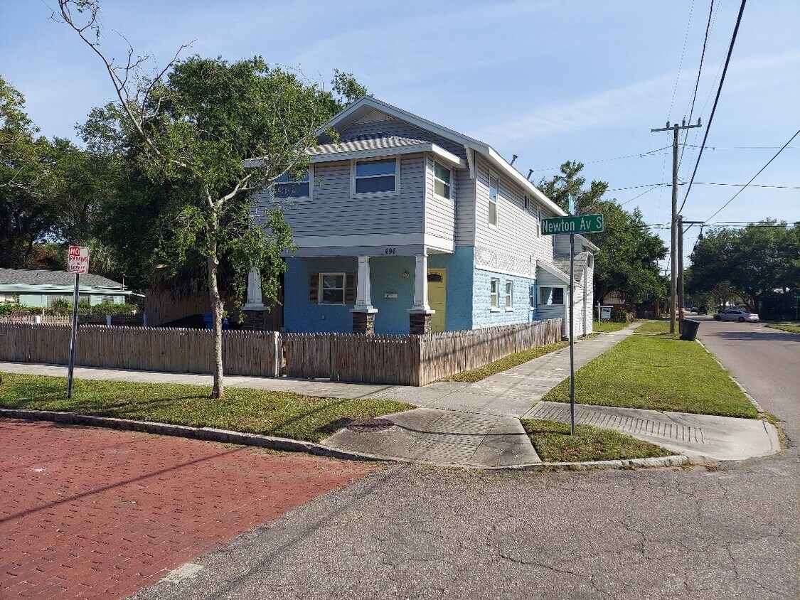 696 Newton Ave S, Saint Petersburg, FL 33701 House for Rent in Saint