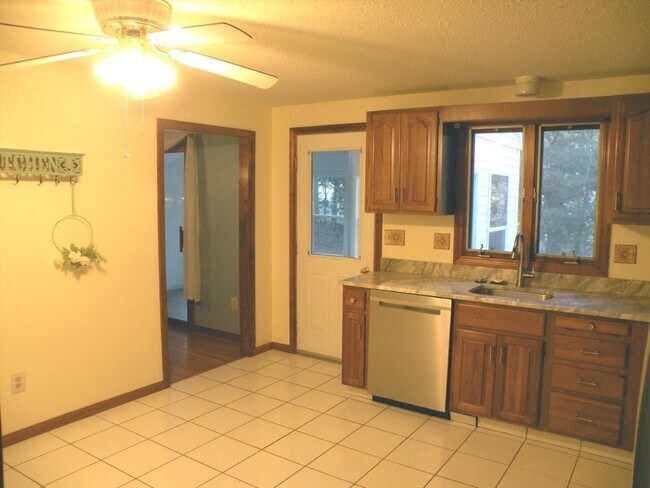 Foto del edificio - 17 Brad Rd