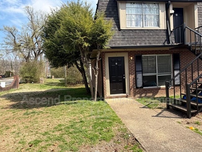 Building Photo - 2410 Lyndon Ave