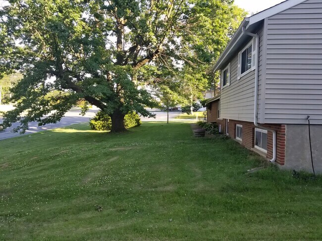 Foto del edificio - 3636 Reavis Barracks Rd