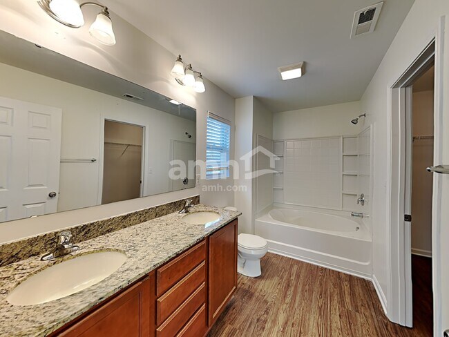 Building Photo - 5525 Idlewild Rd N