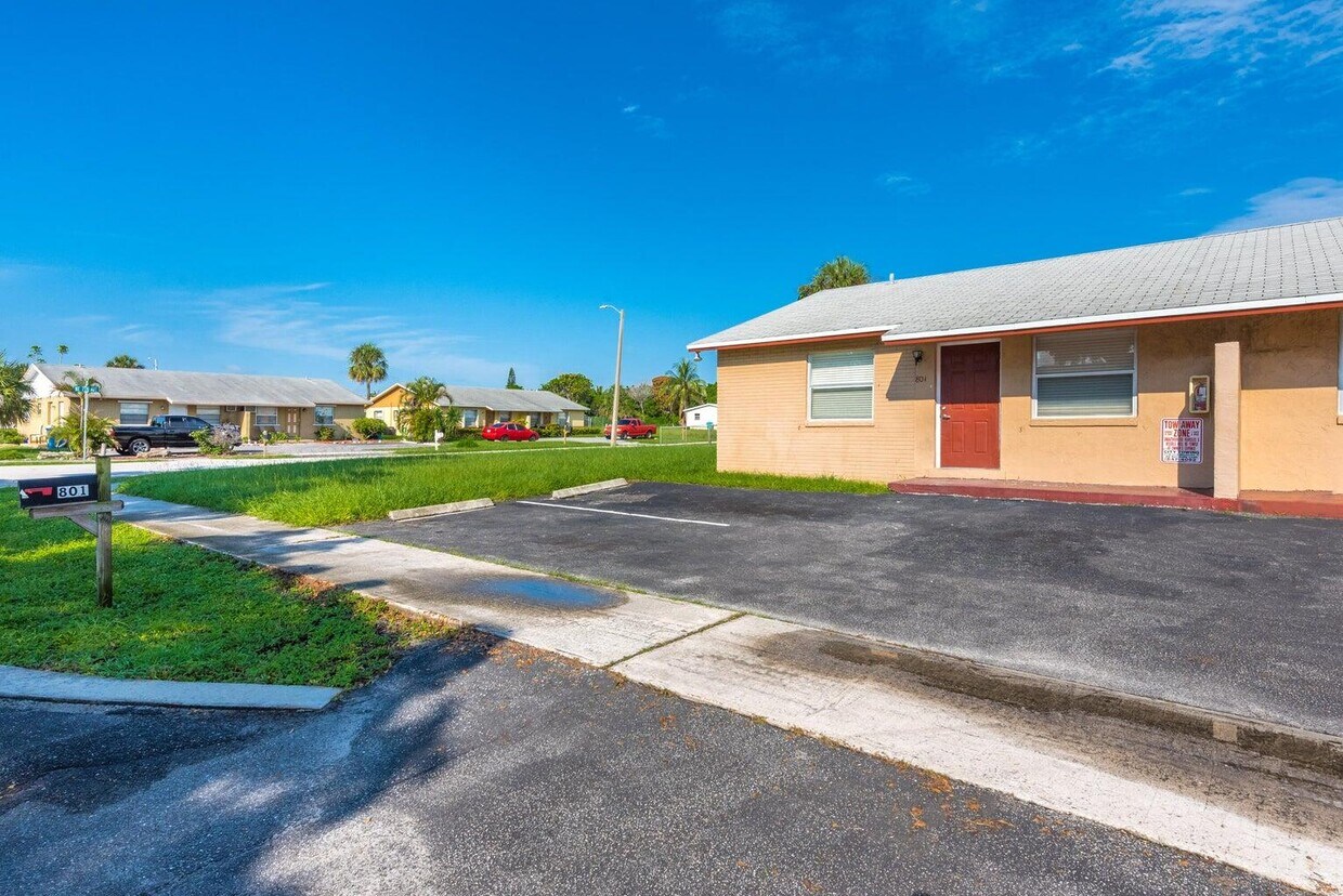 Foto principal - 803 NE 3rd St
