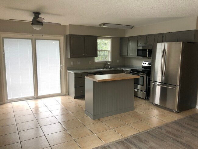 Foto del edificio - 720 E 73rd Ave