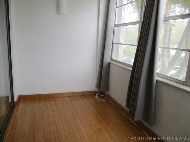 Foto del edificio - 2731 Taft St