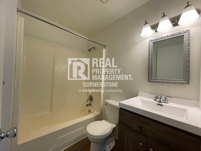 Building Photo - Bright 2-Bedroom with Private Deck & Heat ...