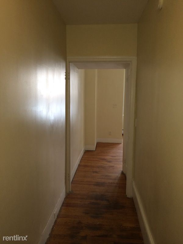 Foto del edificio - 5 br, 3 bath House - 111 Howe St