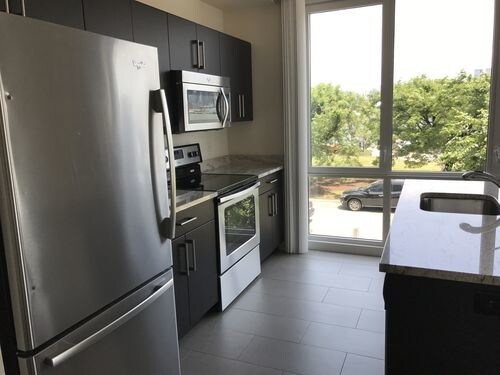 Foto del edificio - 1600 Harbor Blvd