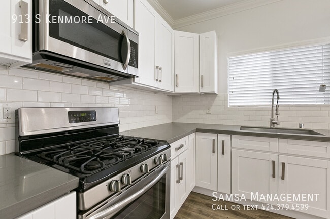 Building Photo - 913 S Kenmore Ave