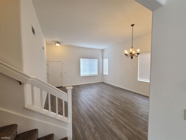 Foto del edificio - 5 br, 3 bath House - 554 Spalding Street