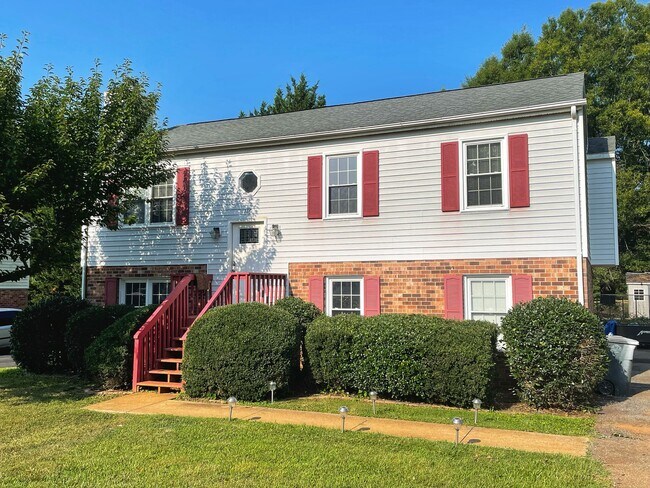 Front of house - 116 Acres Ct