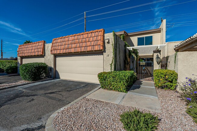 Building Photo - Stunning Old Town Scottsdale Gem!