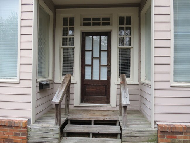 Enterance Door - 360 Winthrop Ct