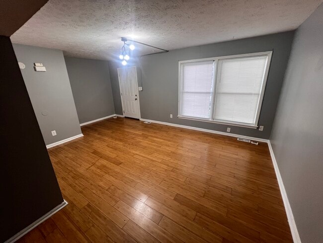 Building Photo - 229 Osage Ct