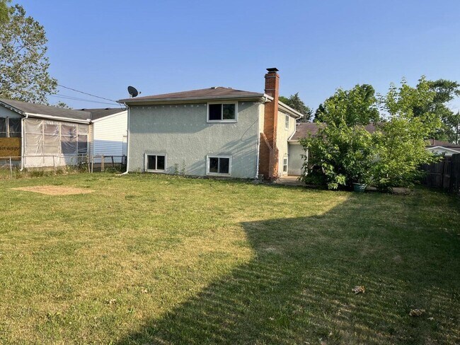 Building Photo - 4900 Kresge Dr