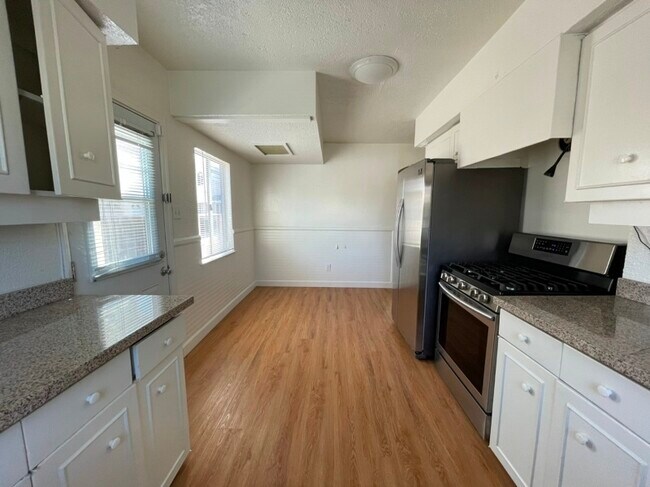 Foto del edificio - 2212 Ruhland Ave