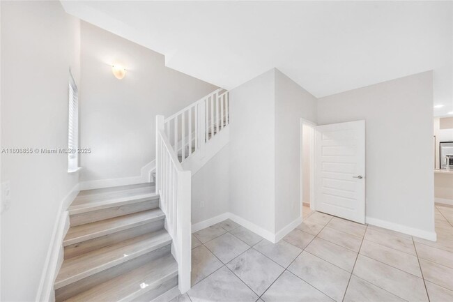 Foto del edificio - 4856 NW 83rd Pkwy