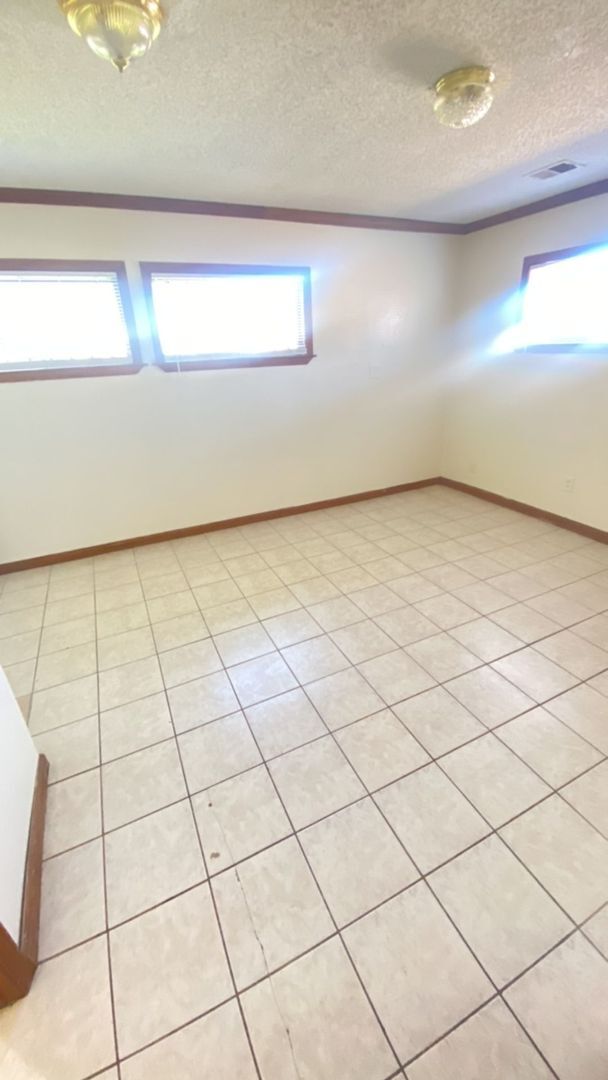 Foto del edificio - 4 Success is now offering this spacious 3 ...