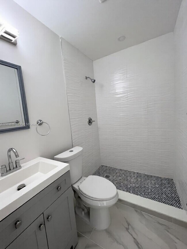 Building Photo - 31 SW 67th Ct