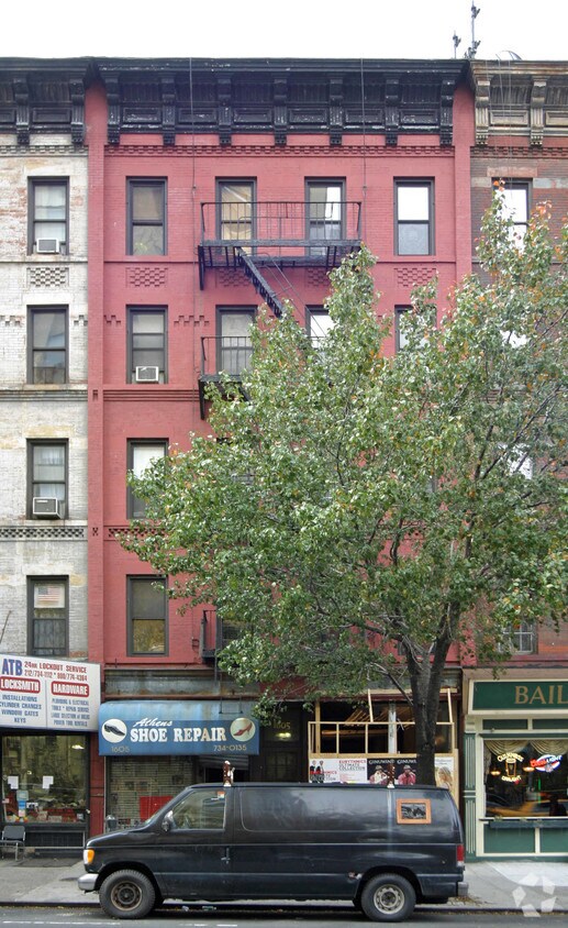Foto principal - 1605 York Ave