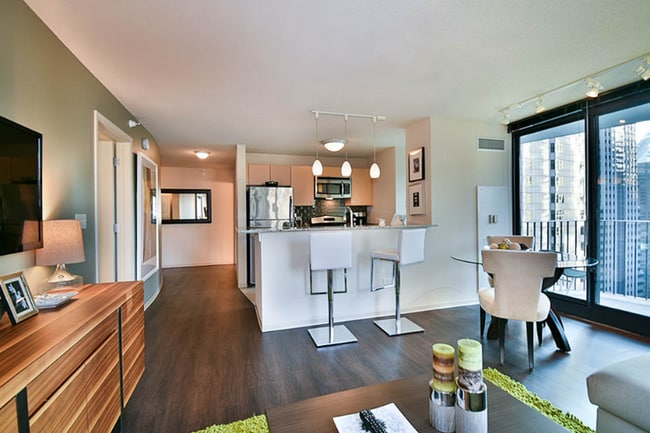 Photo - 200 N Columbus Dr Townhome