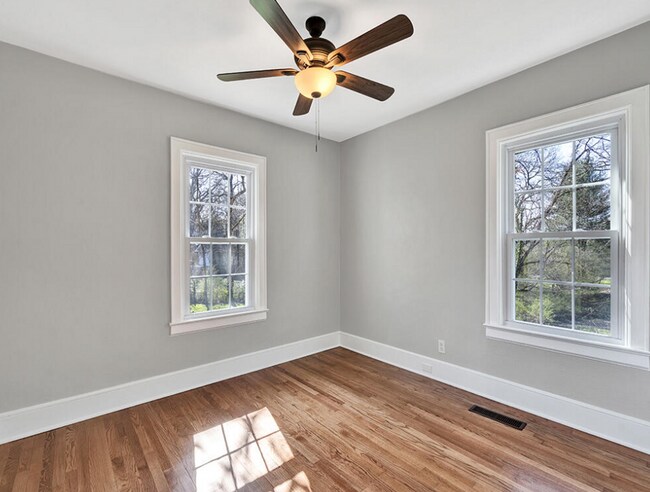 Foto del edificio - Charming 2 Bedroom Home with Fenced Yard in North Chattanooga!