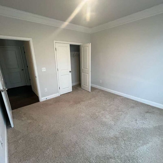 Building Photo - 106 Brody Way