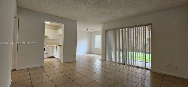 Building Photo - 990 Coral Club Dr