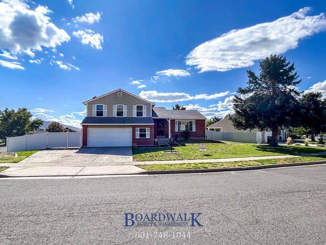 Building Photo - Remodeled & Ready 5 bed in Sandy